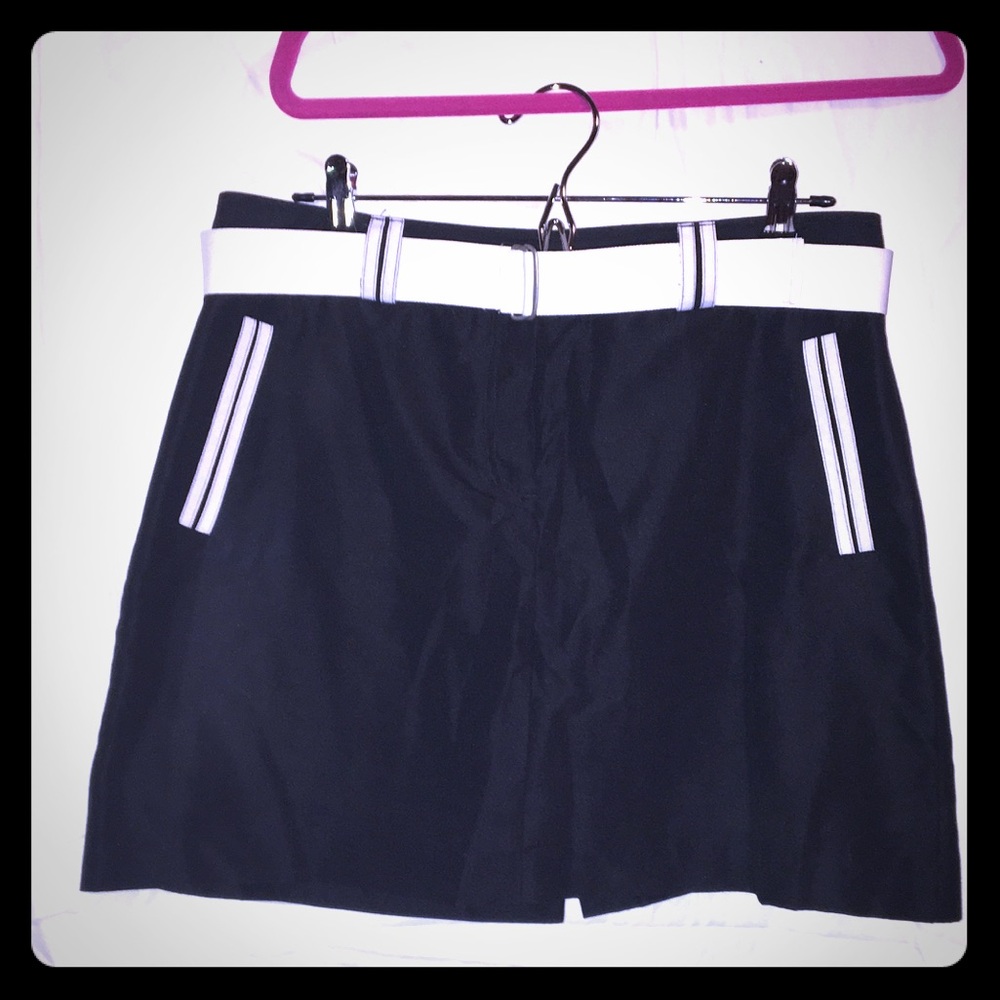 IZOD Golf or Tennis skirt